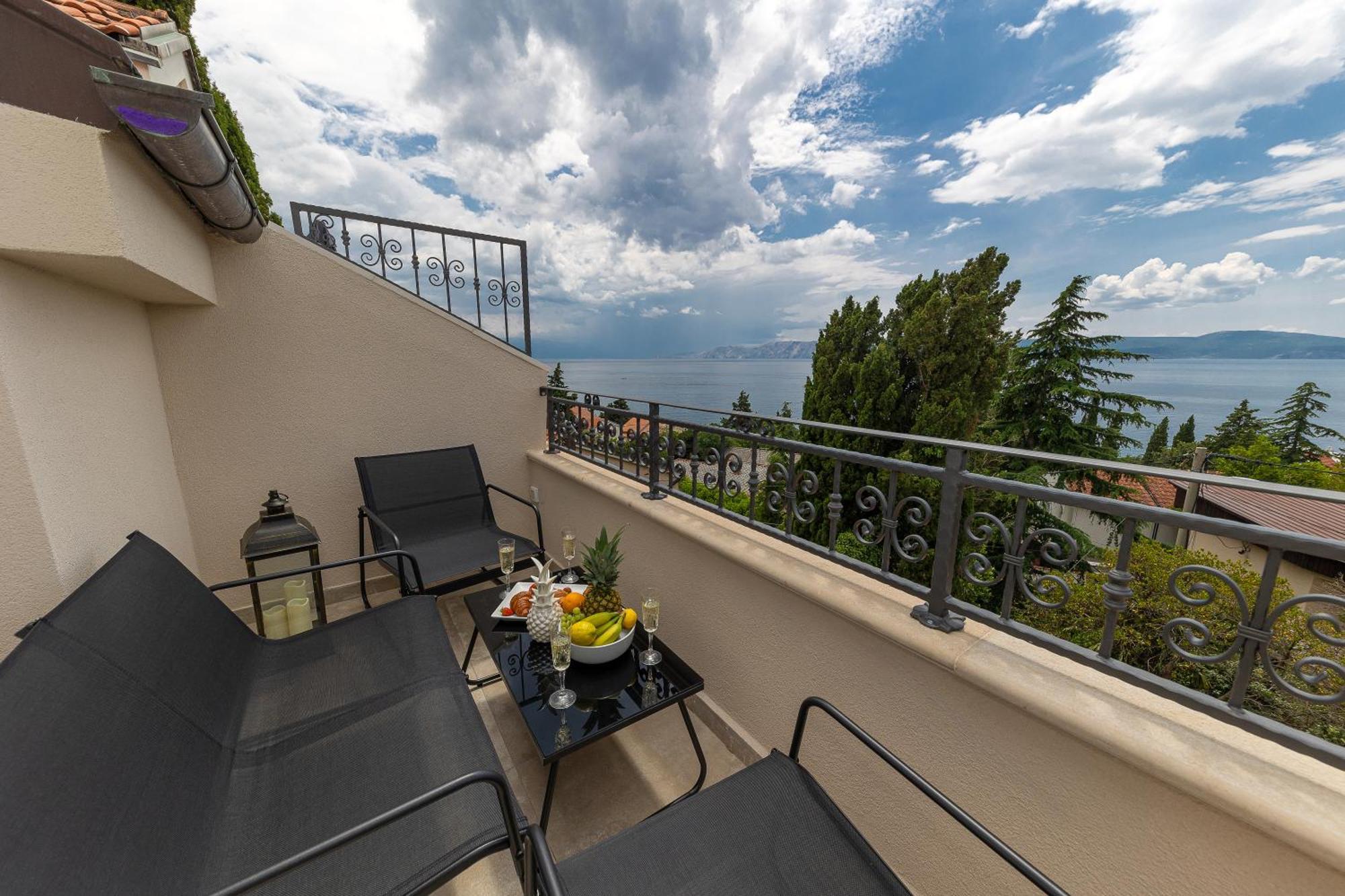 Sea House Lea Apartment Novi Vinodolski Exterior photo